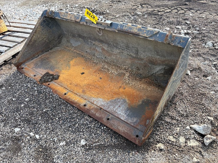 #2728-•-approx-71"-skid-steer-bucket-image-2