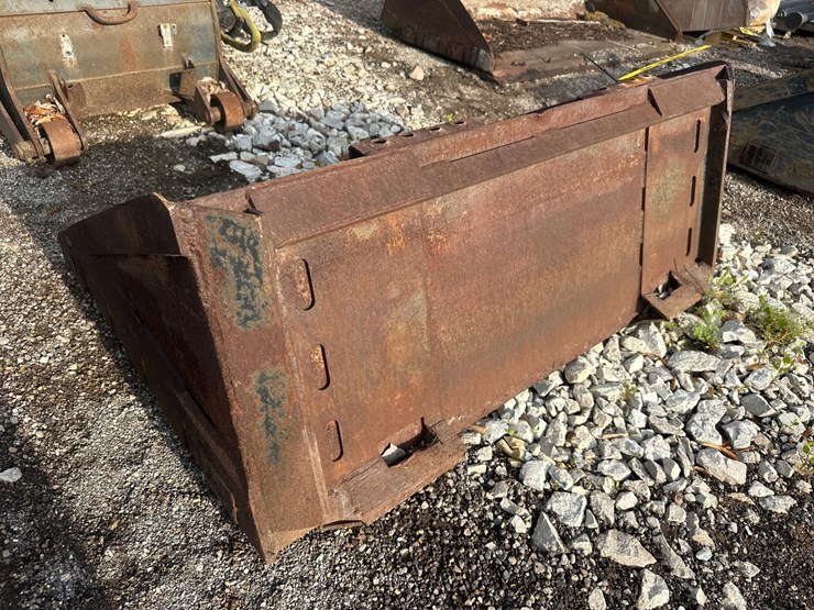#2729-•-approx-52"-berlon-skid-steer-bucket-image-3
