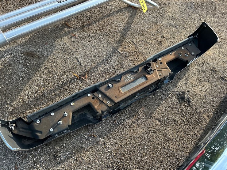 #2791-•-front-and-rear-unused-truck-bumpers-image-11
