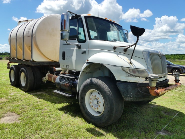 2006-international-durastar-4400-image-2