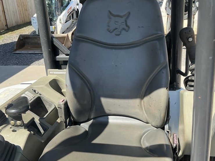 2015-bobcat-e32-image-13