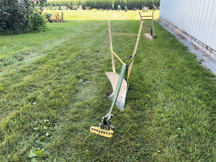 john-deere-12-image-8