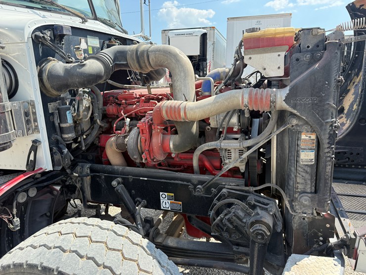 2013-peterbilt-367-image-34