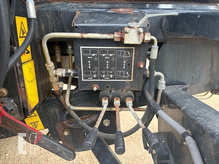2013-new-holland-big-baler-330-image-12