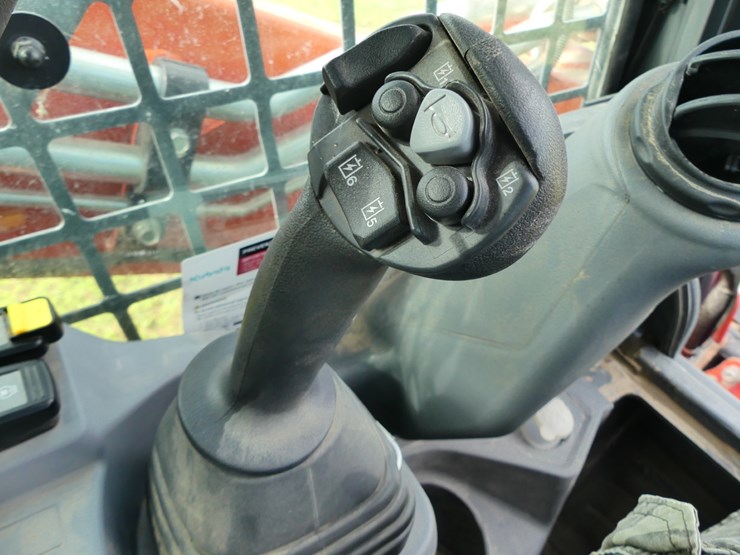 kubota-svl75-3-image-16