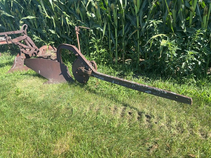 john-deere-16-image-1