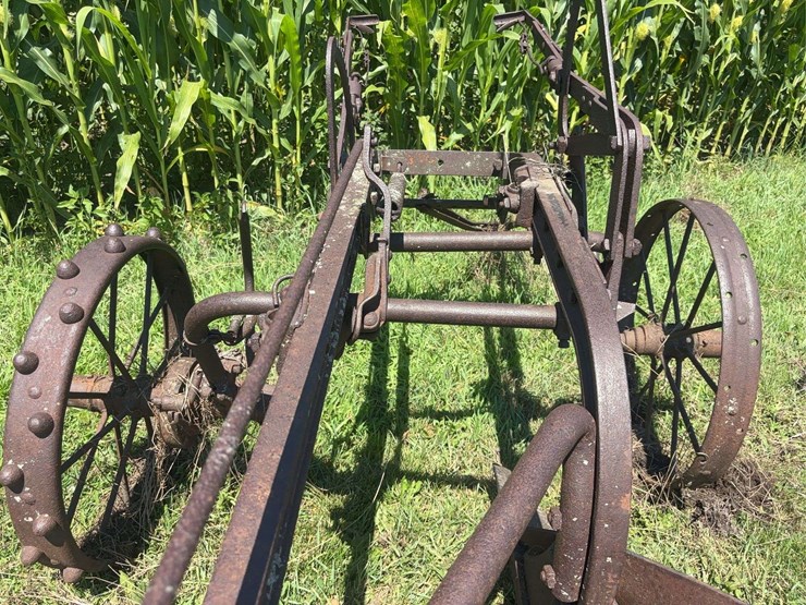 allis-chalmers-14”-two-bottom-pull-type-moldboard-plow-image-22