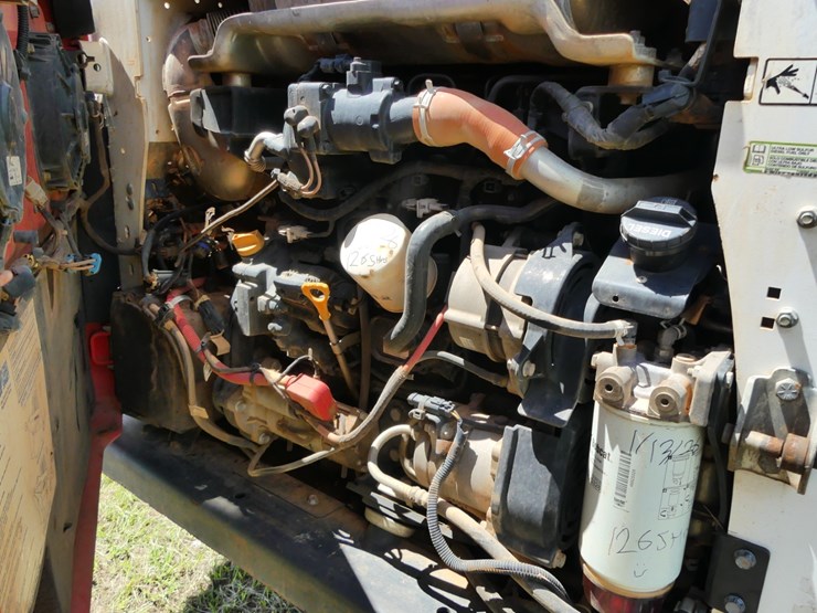 2022-bobcat-t770-image-10