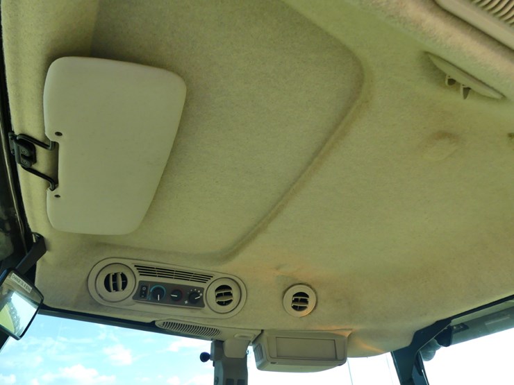 2013-john-deere-5055e-image-15