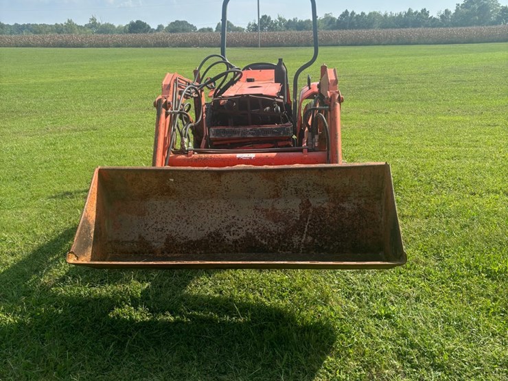 kubota-l2850-image-4