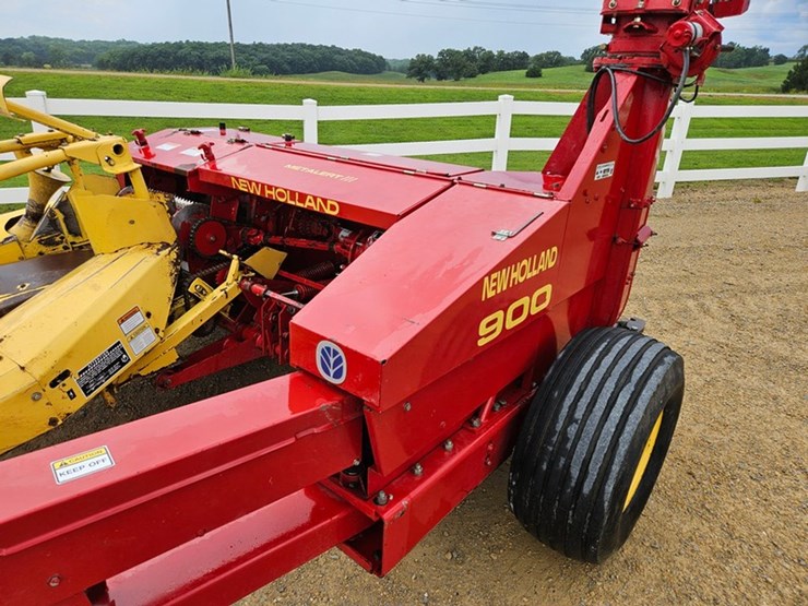 new-holland-900-image-34