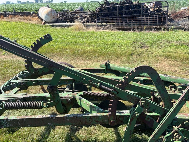 john-deere-14-image-11
