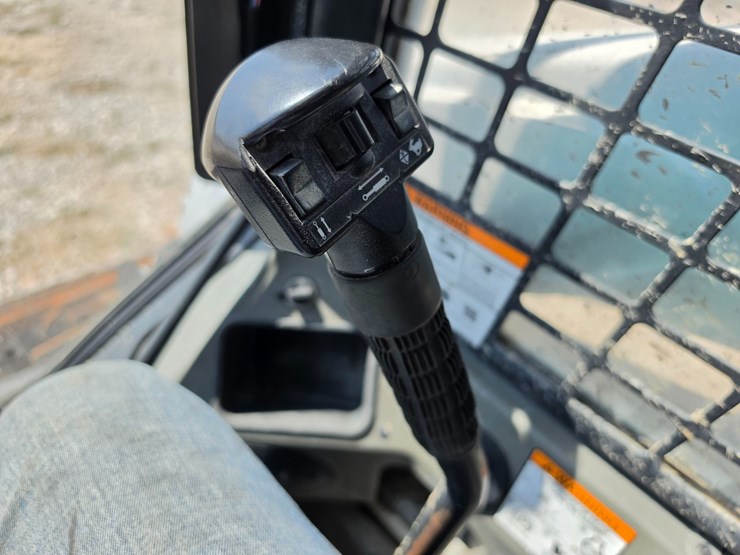 2018-bobcat-t595-image-32