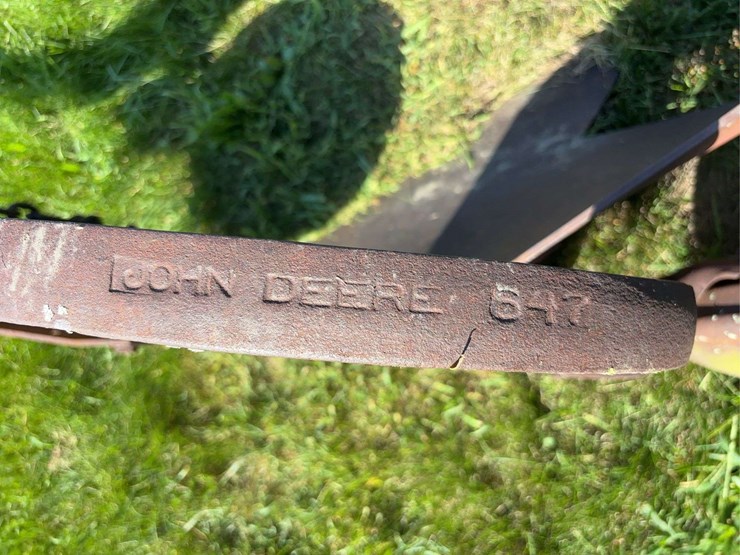 john-deere-16-image-15
