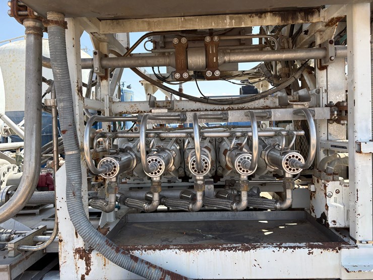 2005-cummins-qst30-image-5
