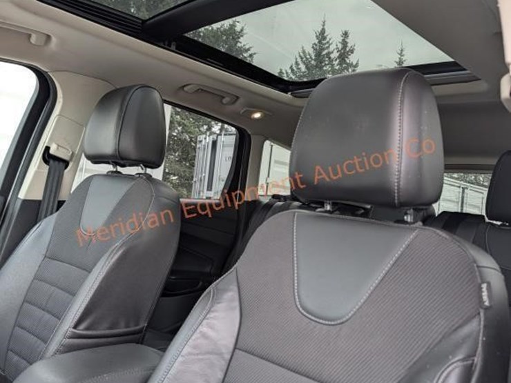 2015-ford-escape-se-image-13