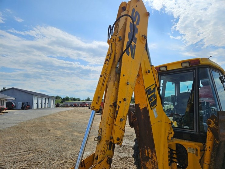 jcb-214s-image-23