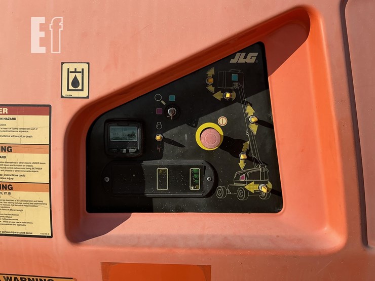 2021-jlg-400s-image-11