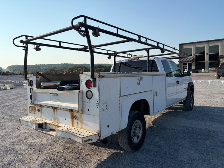 2005-chevrolet-silverado-2500hd-image-8