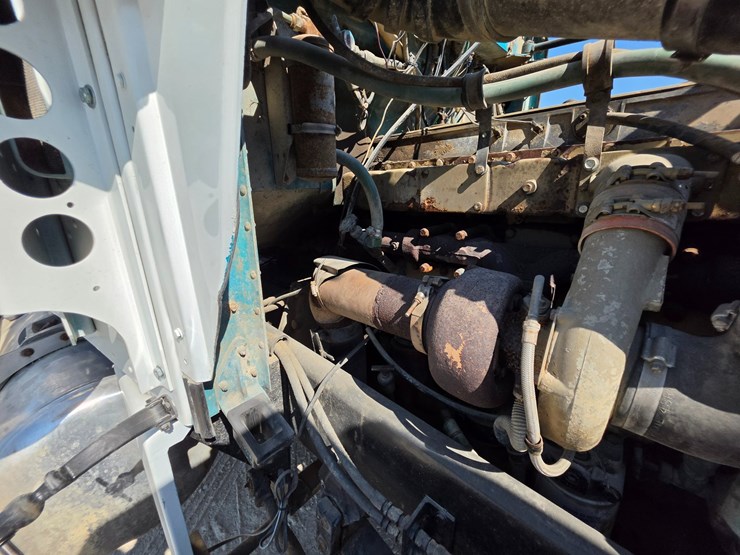 1985-peterbilt-359-image-79