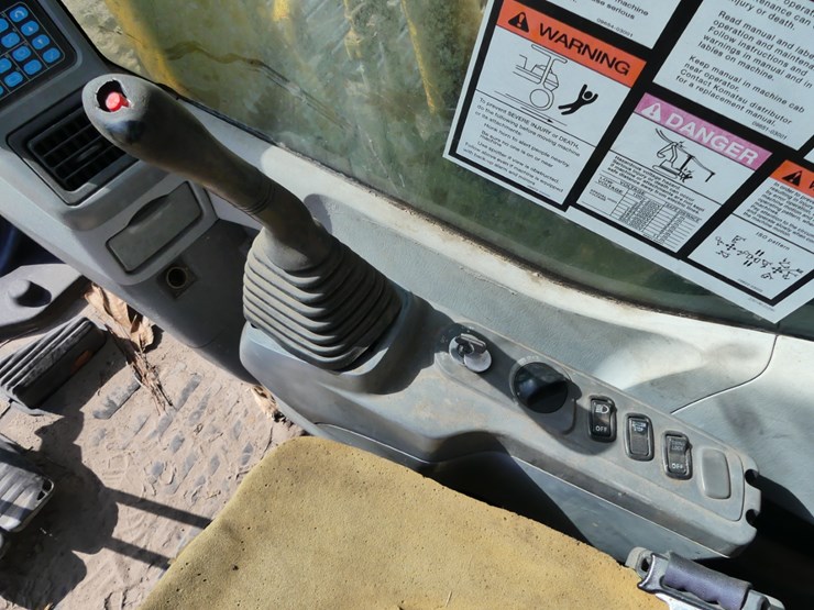 2003-komatsu-pc220-lc-image-17