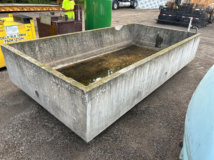 #2776-•-approx-86"w-x-164"l-concrete-basin-image-1