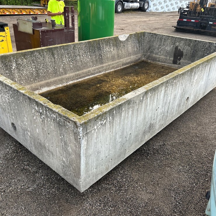 #2776 • Approx 86"W X 164"L Concrete Basin