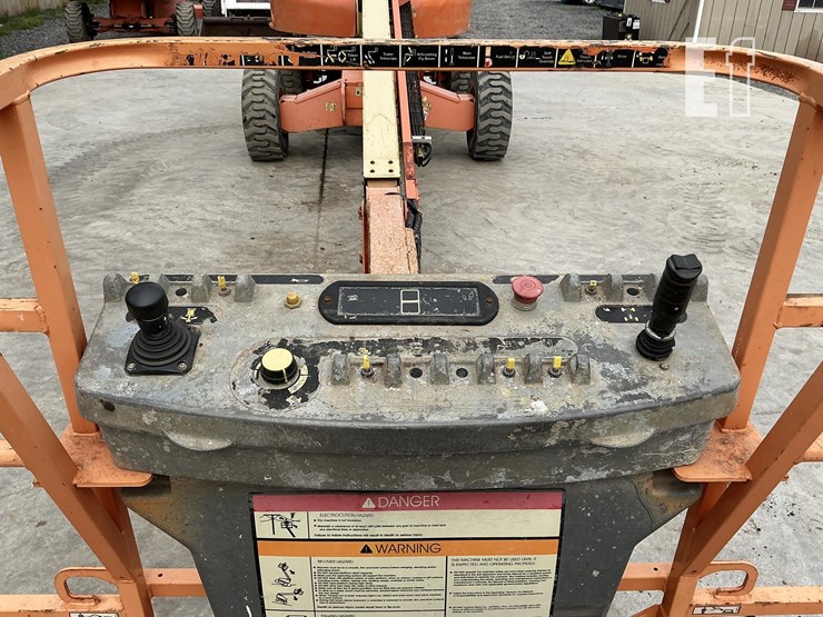2002-jlg-460sj-image-10