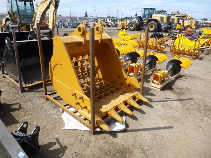 caterpillar-320-image-2