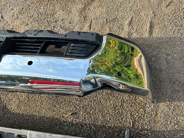 #2791-•-front-and-rear-unused-truck-bumpers-image-8