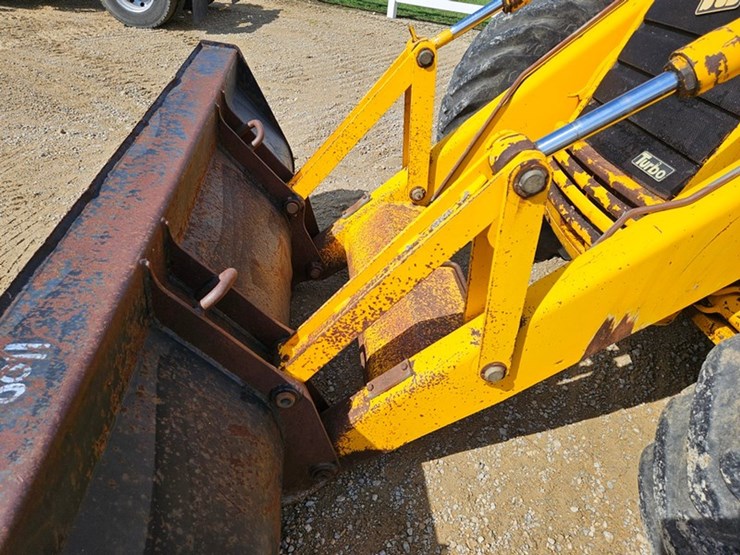 jcb-214s-image-10