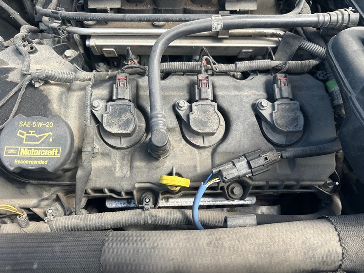 #2642-•-2013-ford-taurus-sedan-image-38