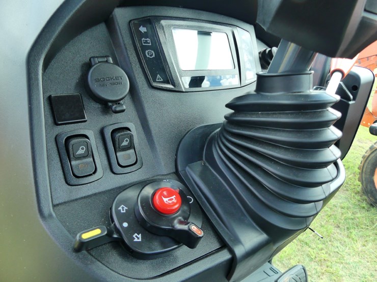 kubota-lx2620-image-17