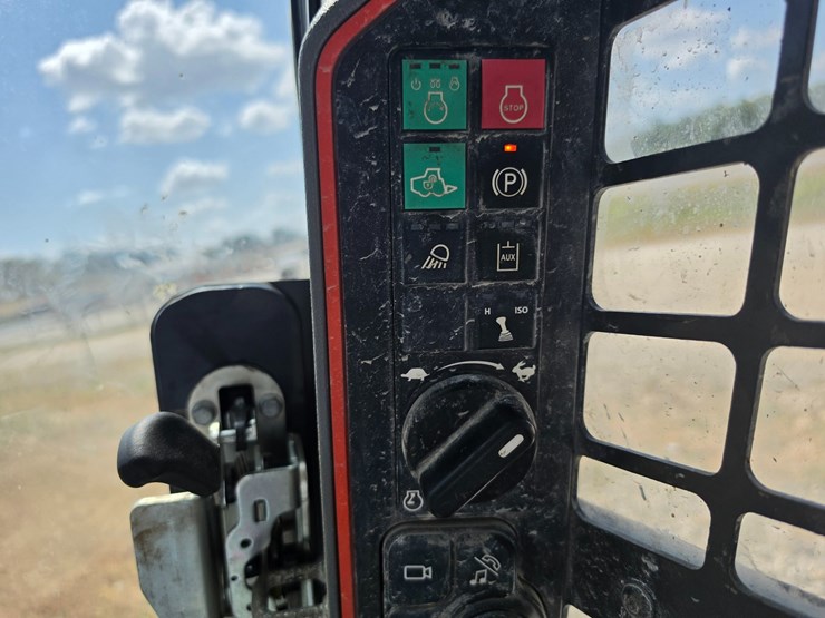 #26217-•-2022-bob-cat-t66-skid-steer-image-23
