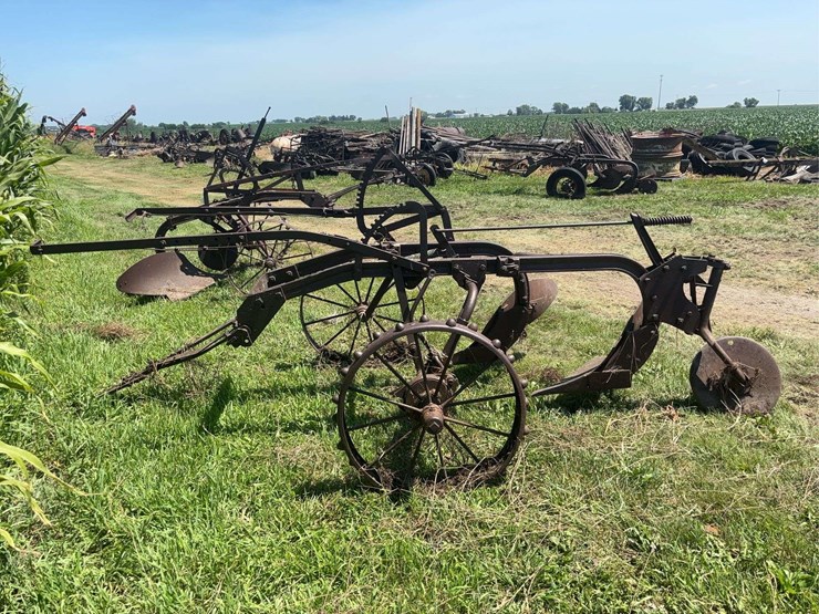 allis-chalmers-14”-two-bottom-pull-type-moldboard-plow-image-6