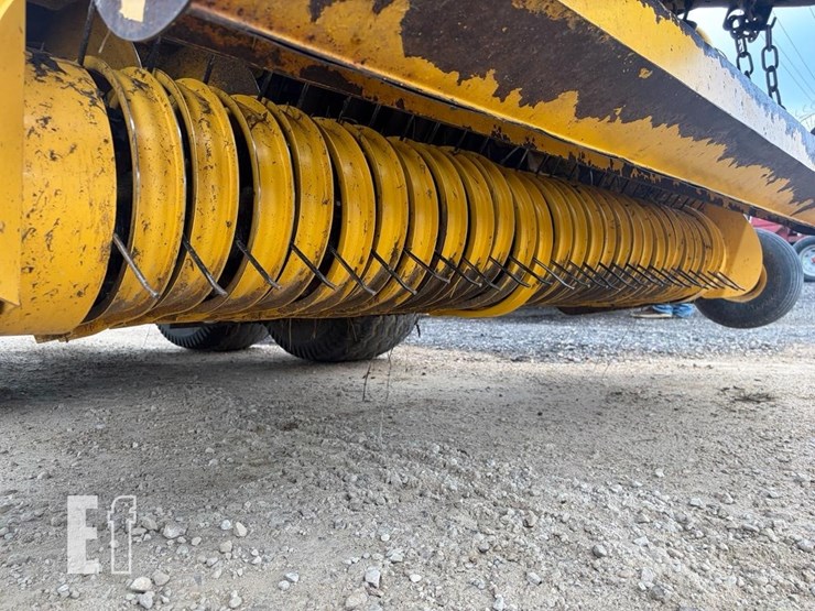 2013-new-holland-big-baler-330-image-9