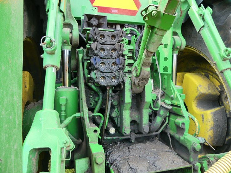 john-deere-310-image-8