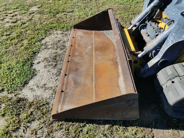 2021-deere-333g-image-10