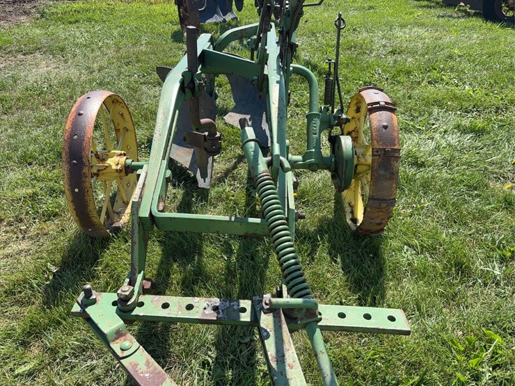 john-deere-12-image-26