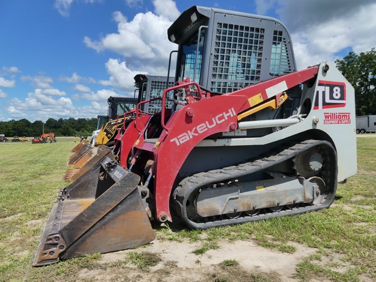 2019-takeuchi-tl8-image-1