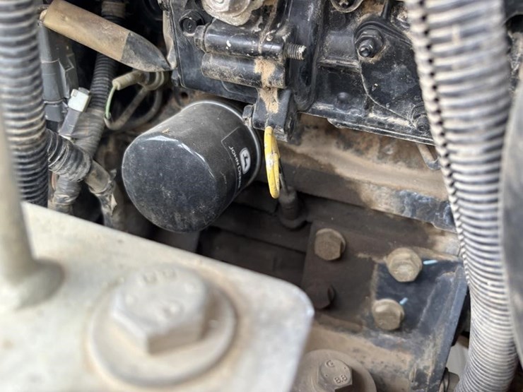 2016-deere-17g-image-41