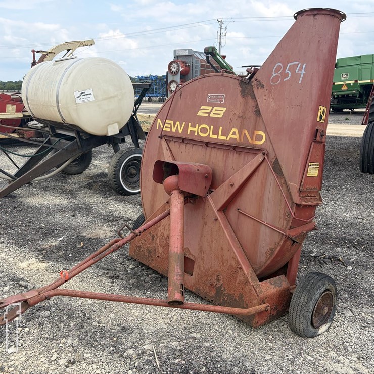 NEW HOLLAND 28