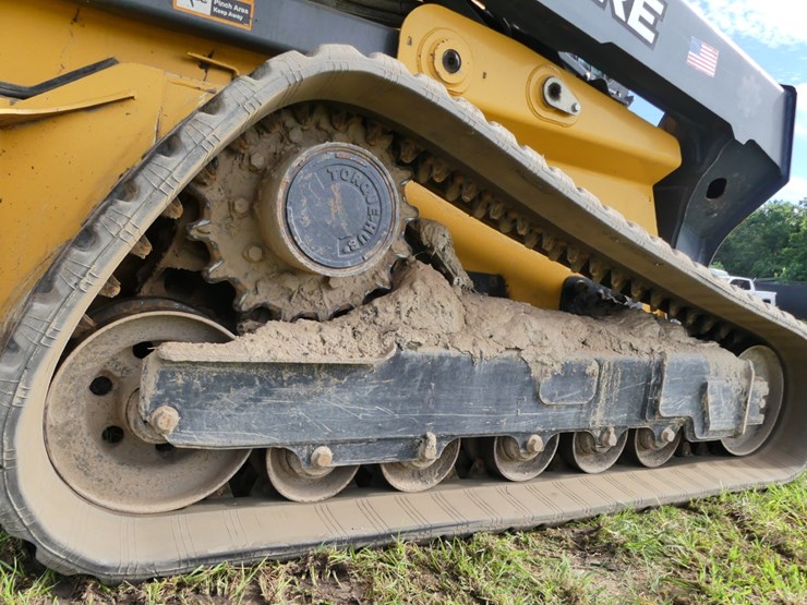 2017-deere-331g-image-6