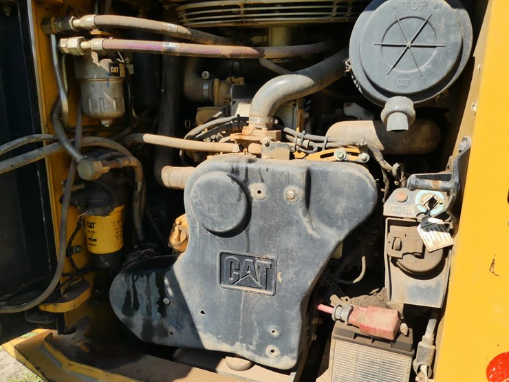 2022-caterpillar-299d3-image-10