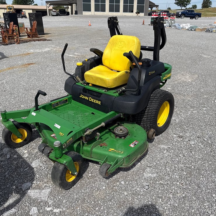 JOHN DEERE 757