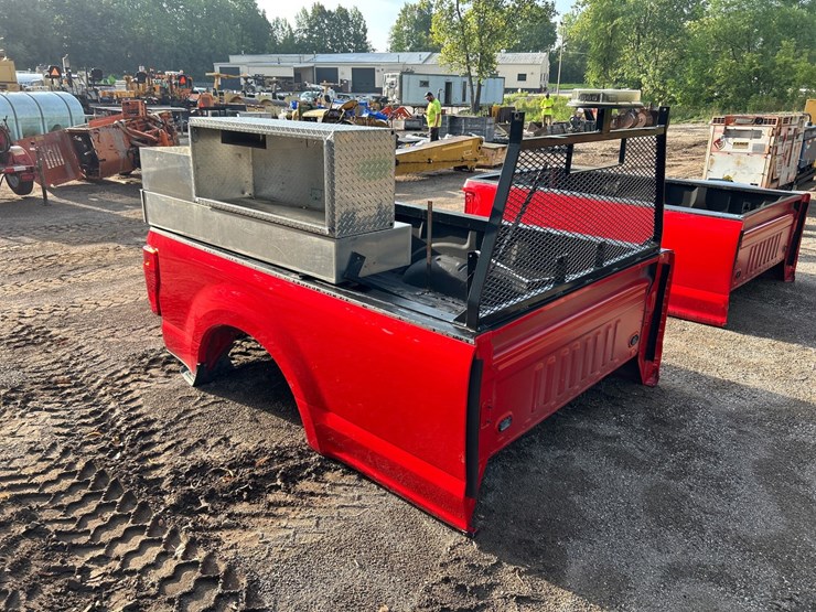 #2789-•-ford-8'-truck-bed-w/-toolboxes-and-headache-rack-image-5