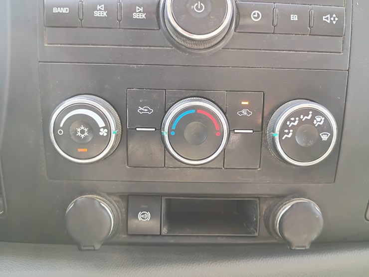 2013-gmc-sierra-3500-image-62