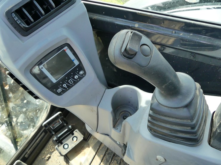 2024-kubota-kx040-4-image-17