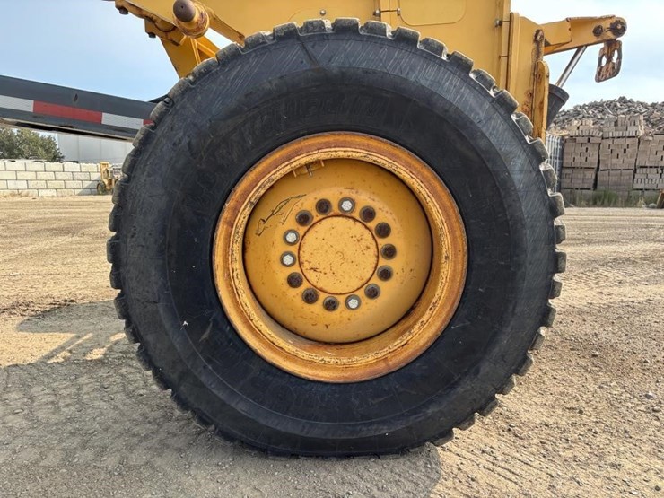 2009-deere-772g-image-36