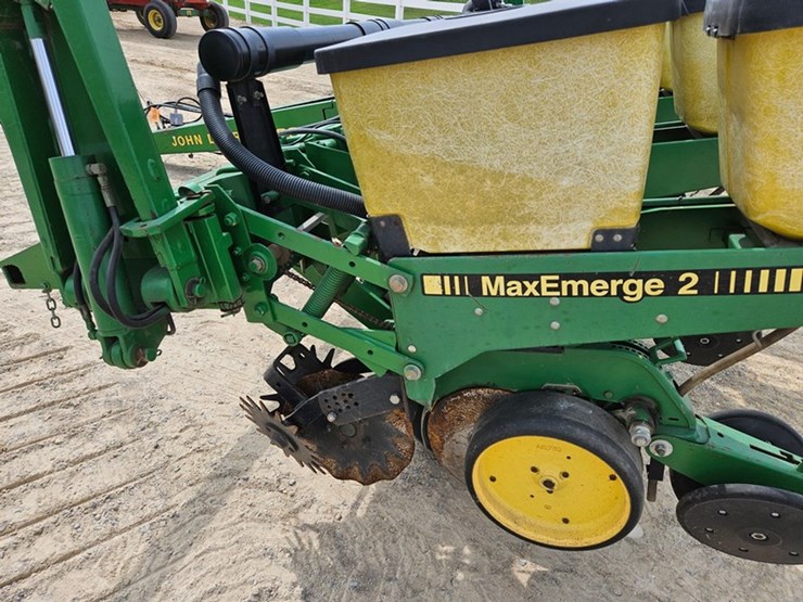 john-deere-7200-image-46